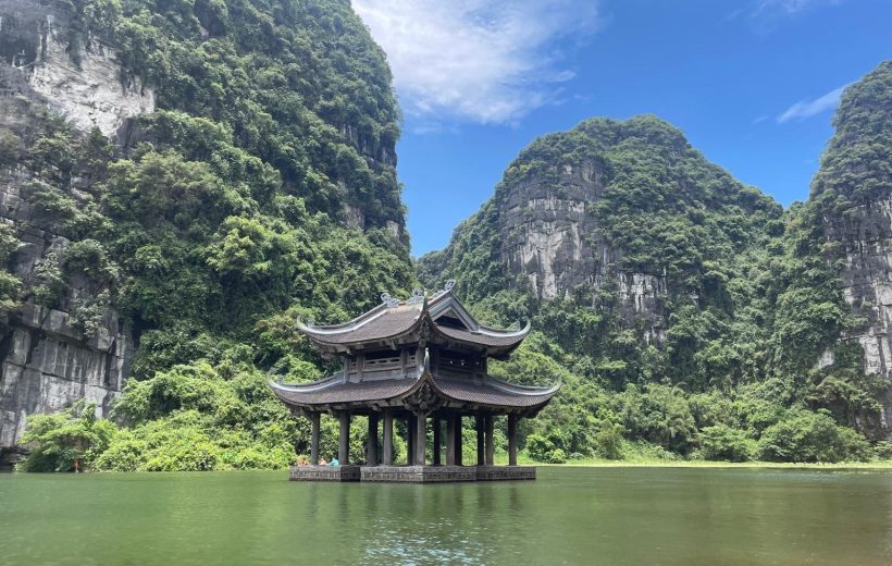 Trang An Boating – Hoa Lu Ancient – Bai Dinh Pagoda Full Day